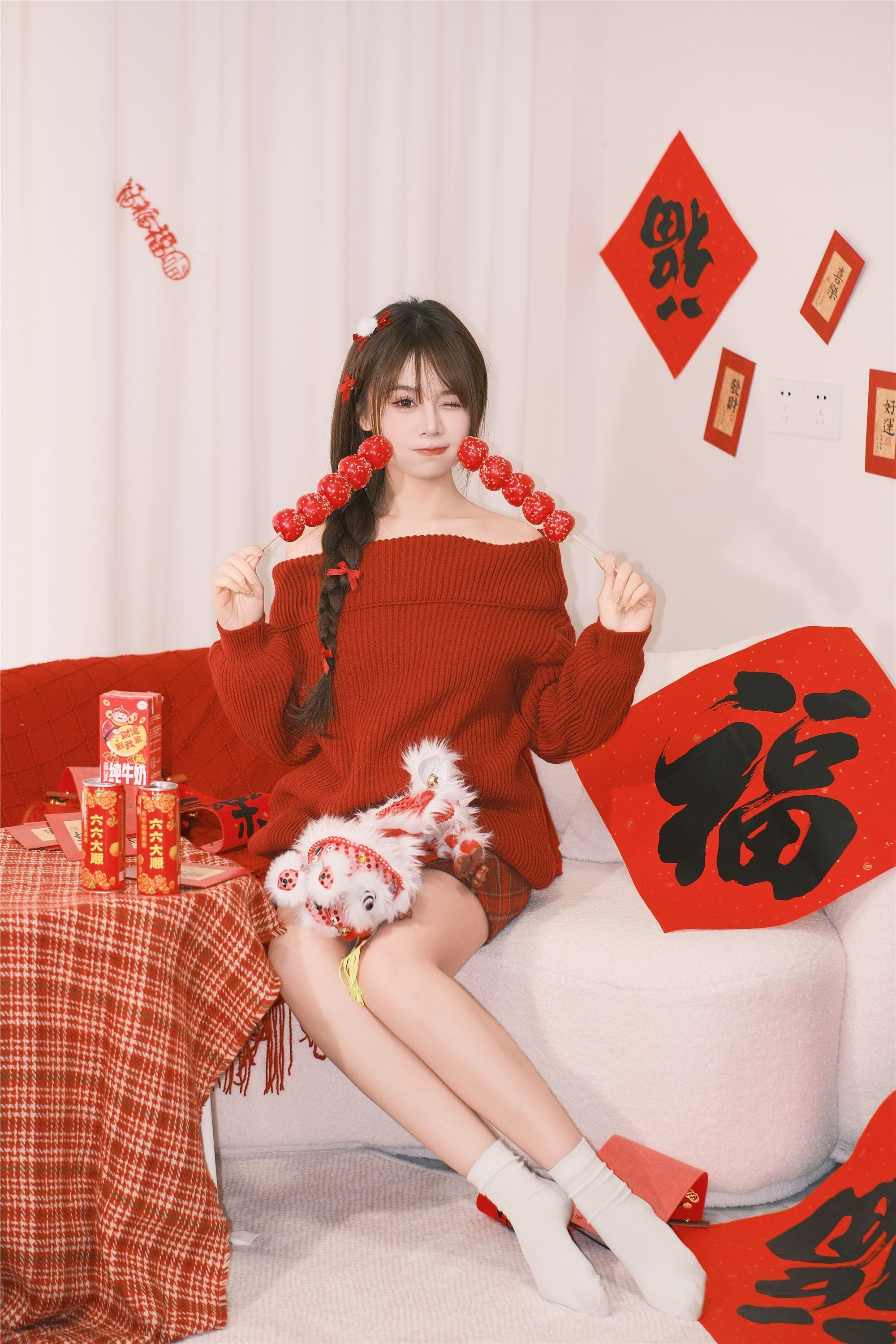 YITUYU艺图语 2025.02.05 居家拍新年照 泡芙小方